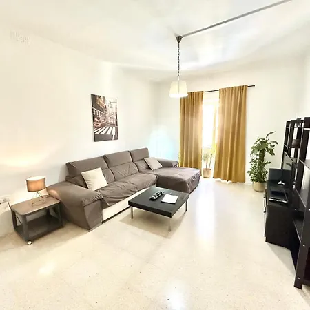 St Julians - Balluta Bay Large 3 Bedroom Sliema
