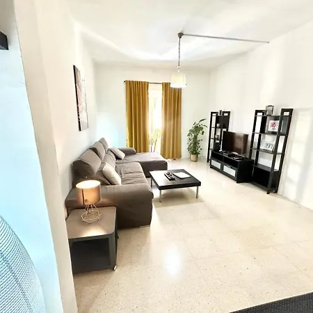 St Julians - Balluta Bay Large 3 Bedroom *