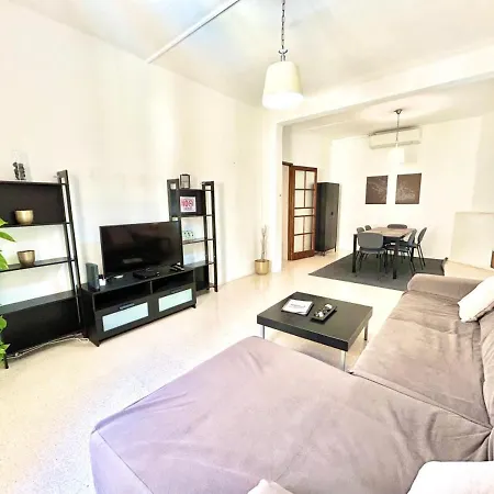 St Julians - Balluta Bay Large 3 Bedroom Apartamento