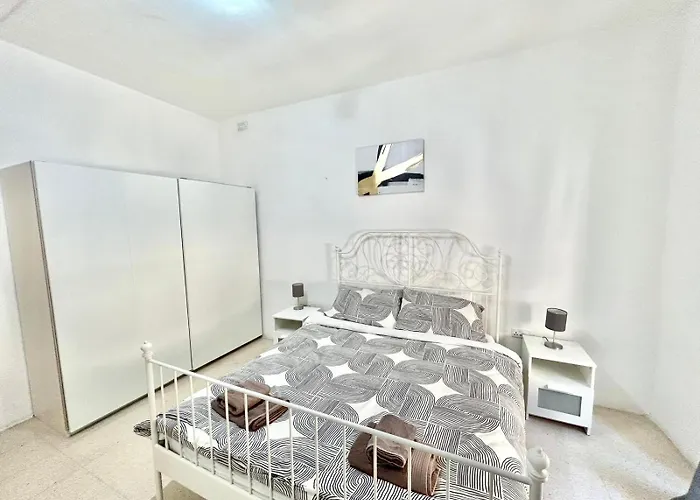 St Julians - Balluta Bay Large 3 Bedroom